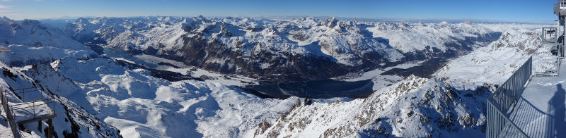 Corvatsch Bergstation gegen Norden im Winter